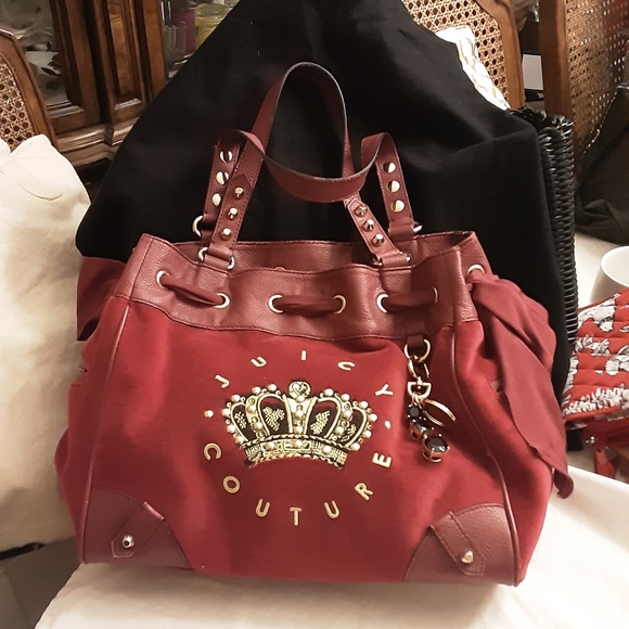 Juicy Couture Handbags - 🤩24HR SALE...Juicy Couture Daydreamer Bsg